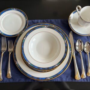 Vintage- Authentic - NWOT - Royal Kelly Lenox 6-piece place setting.
